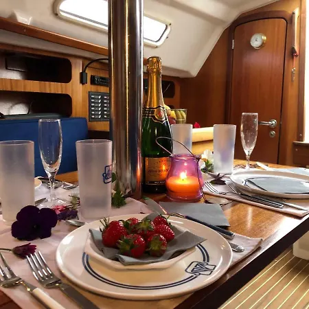 بوتيل Libertyboating *