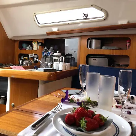 بوتيل Libertyboating *