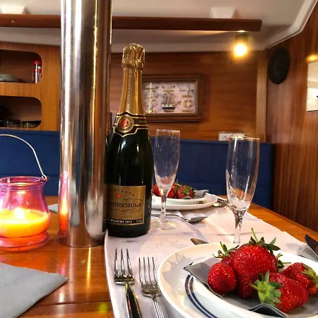 بوتيل Libertyboating *