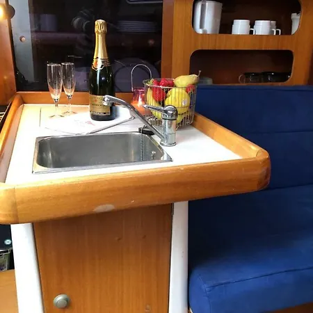 بوتيل Libertyboating أنتيب