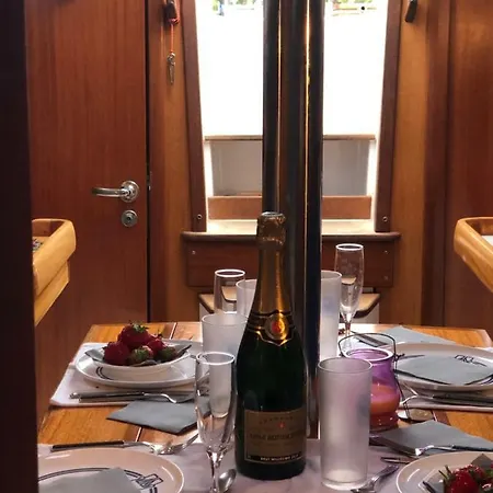 Libertyboating بوتيل أنتيب